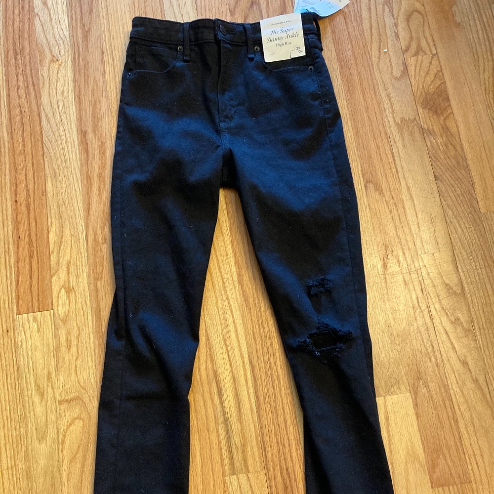 NWT** Abercrombie Super Skinny Ankle Jeans